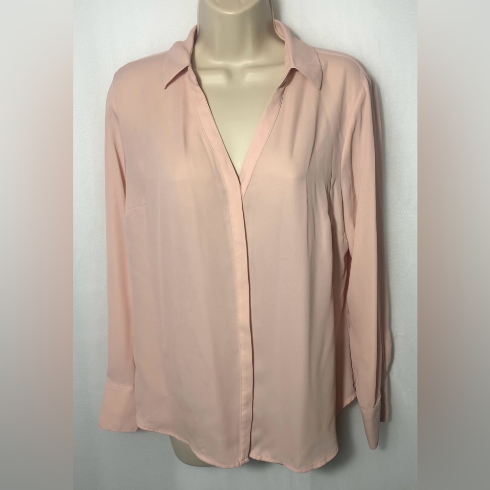 Worthington petite beige collared long sleeve button down blouse
